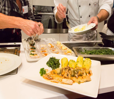 Filets de Féra du lac de Bienne grenobloise avec son jus meuniere et pommes persillees:
