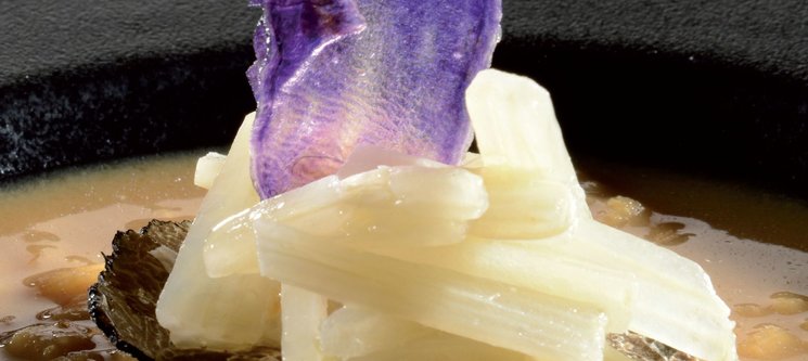 Risotto Gallo au Vacherin fribourgeois parfumé au vin cuit, fricassée de cardon de Genève aux truffes de nos régions (recette à 4 mains avec Annick Jeanmairet)