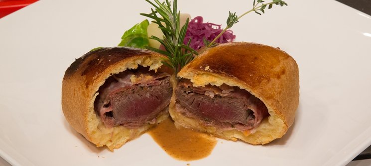 Entrecôte de cerf en pâte brioche et sa garniture d'automne