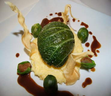 Praline de caille pochée aux deux choux et sa polenta sauce Porto