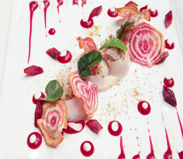 Tartare & Rolls de Perches Fumées, aux sucs de betterave